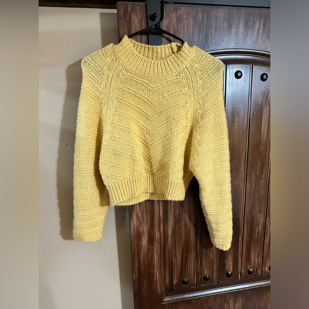 Cropped yellow knit sweater